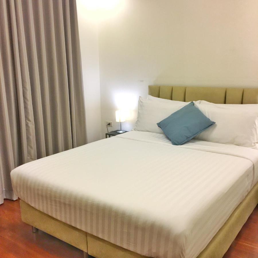 Chaba * Thong Nai Pan Yai